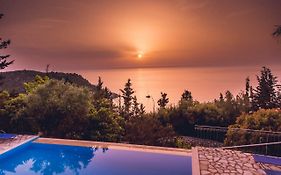 Villa Niriis